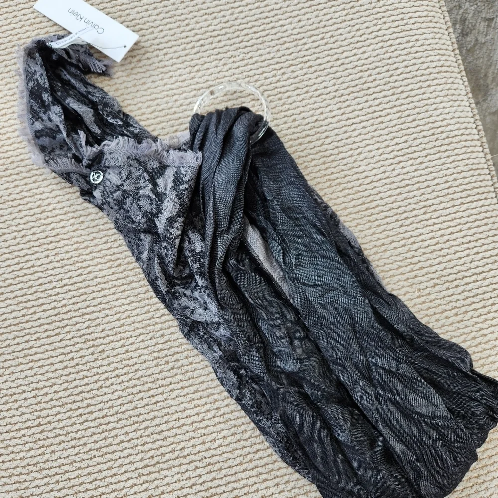 Calvin Klein Gray Scarf, Large 27x36 Inches
